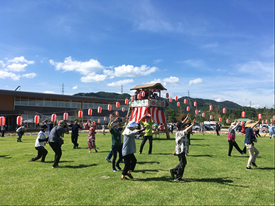 盆踊りの様子[2019年9月7日撮影]