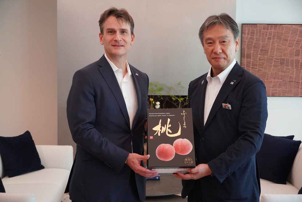 オーストラリア大使館への「福島県産の桃」贈呈について