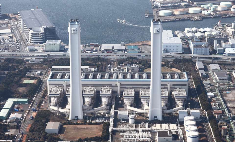 横浜火力発電所　煙突